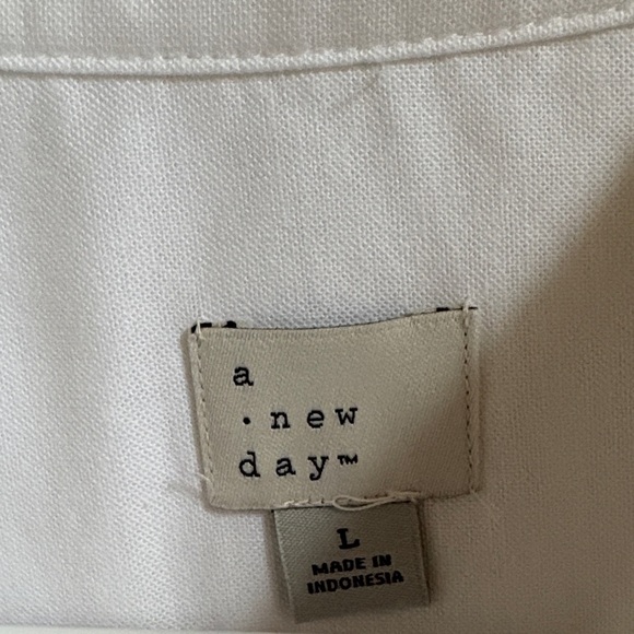 Classic White Shirt - Picture 2 of 5